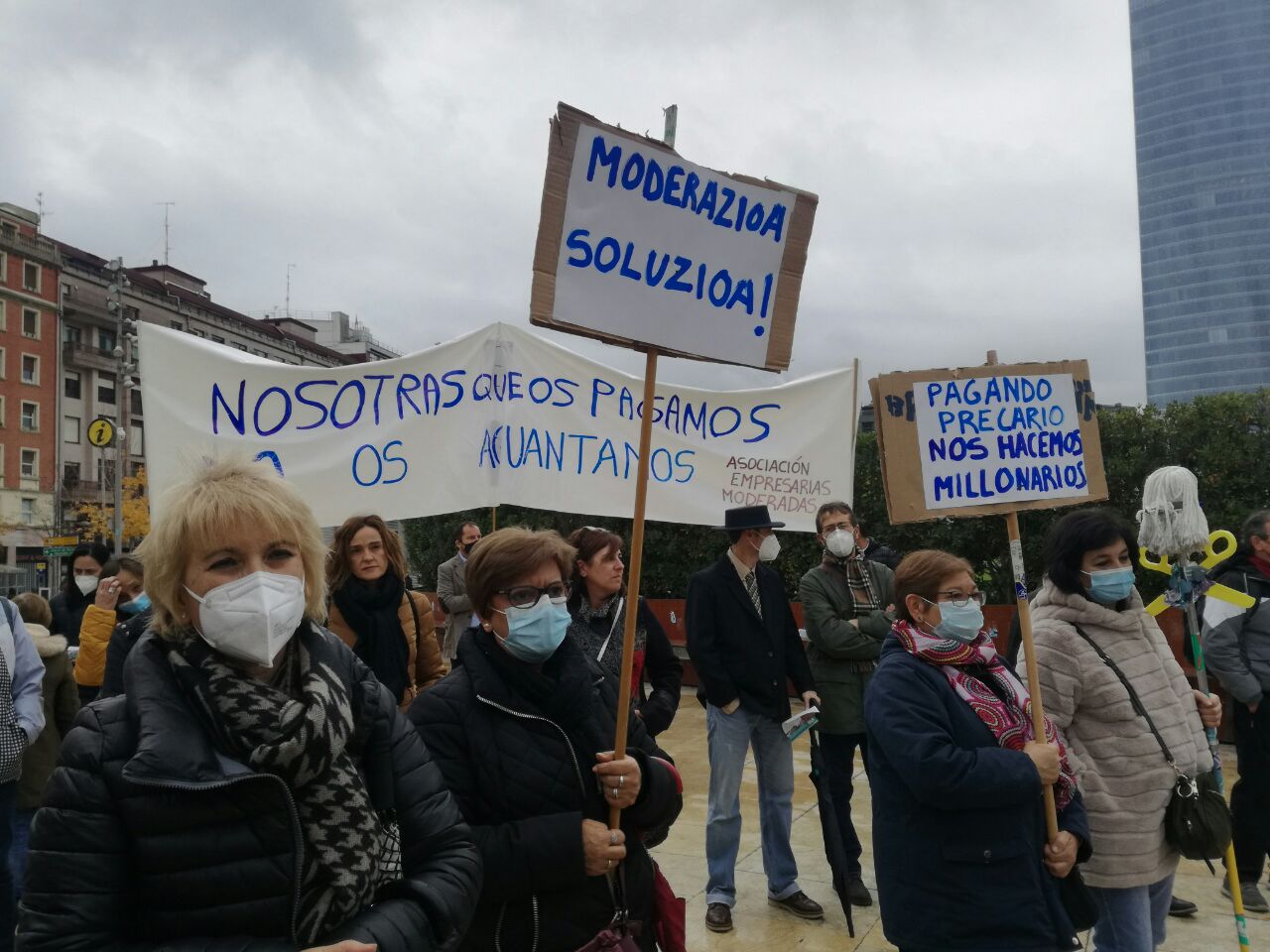 Trabajadoras De Limpiezas De Gipuzkoa Se Desplazan A Bilbao Para Apoyar